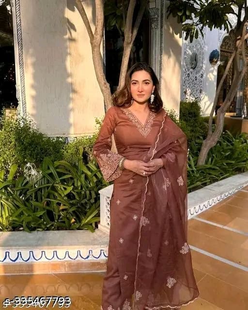 Myra Alluring Women Art Silk Kurta Set