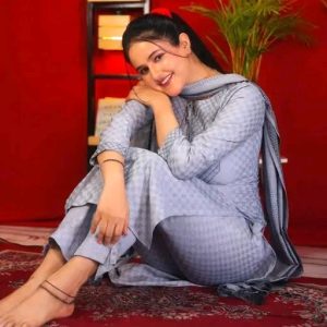 Woolen Kurti Set  for Women||Girls Name: Woolen Kurti Set for Women||Girls Kurta Fabric: Wool Bottomwear Fabric: Wool Sleeve Length: Three-Quarter Sleeves